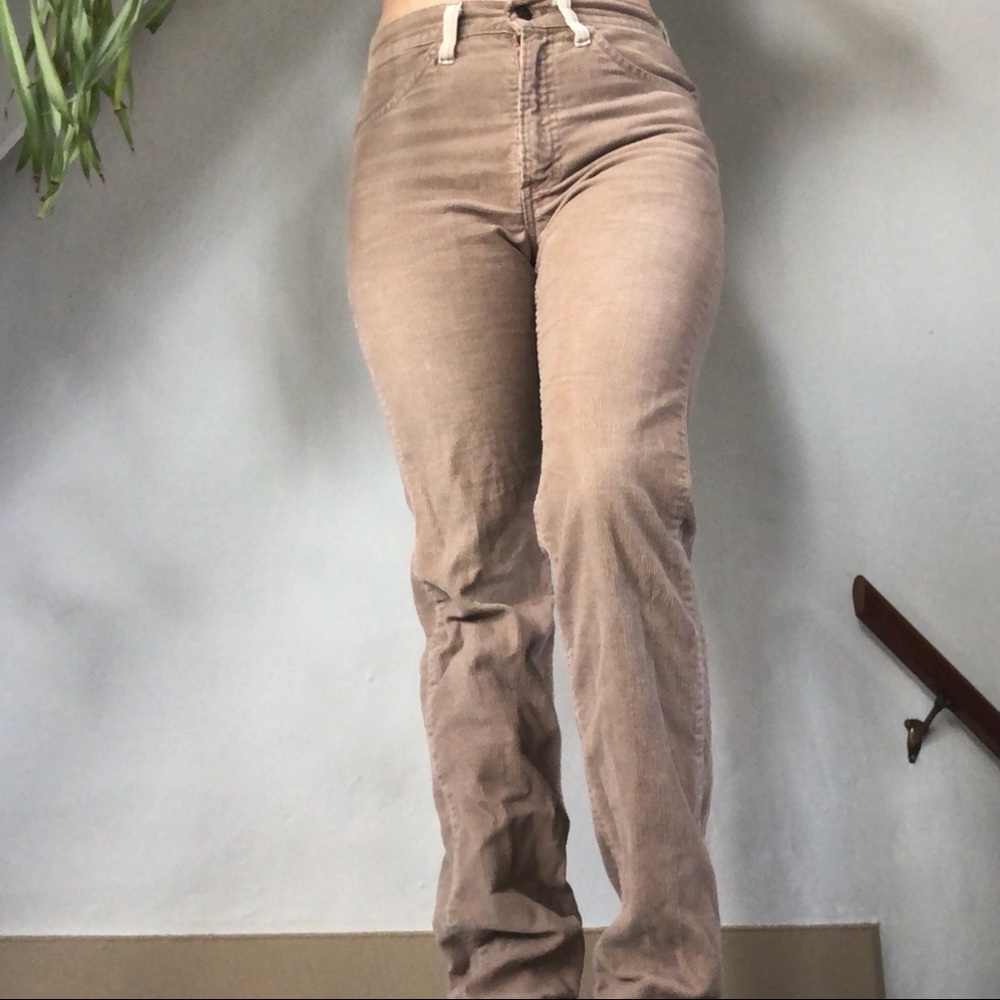 Vintage Levi’s White Tag W 29 L 32 Tan Corduroys White Belt Loops